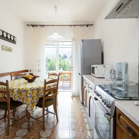 Apartamento Stunning In With House Sea View Lovran