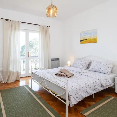 Apartamento Stunning In With House Sea View Lovran